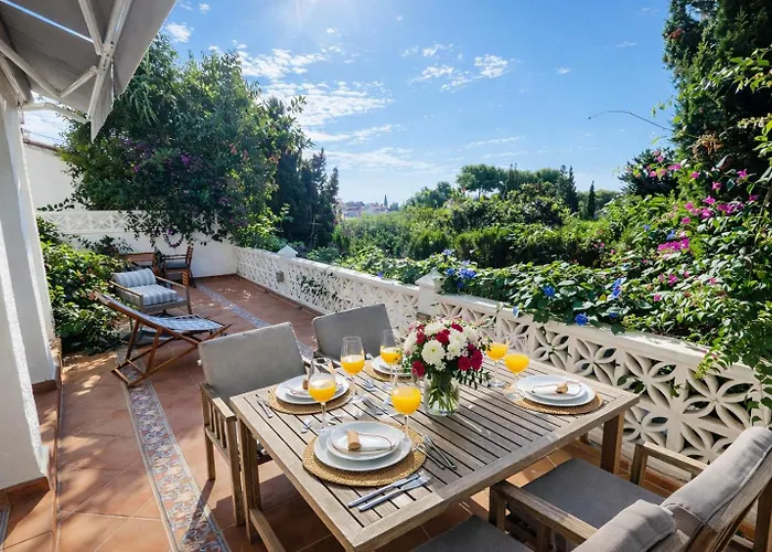 Costabella House - *