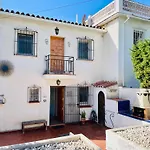 House With Private Garden In Peaceful Area Close To Everything - Magnolia *