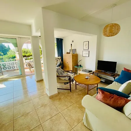 Дом отдыха Costabella House - Марбелья