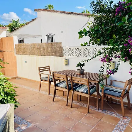 Дом отдыха Costabella House -