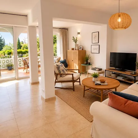 House With Private Garden In Peaceful Area Close To Everything - Magnolia بيت للعطل ماربيا