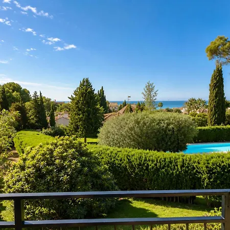 House With Private Garden In Peaceful Area Close To Everything - Magnolia