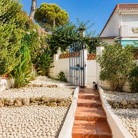 House With Private Garden In Peaceful Area Close To Everything - Magnolia