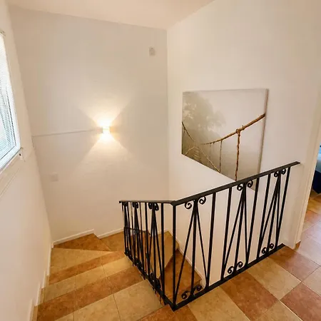 House With Private Garden In Peaceful Area Close To Everything - Magnolia بيت للعطل *
