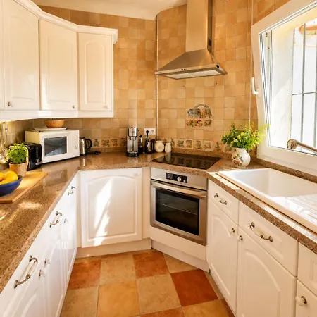 بيت للعطل House With Private Garden In Peaceful Area Close To Everything - Magnolia ماربيا
